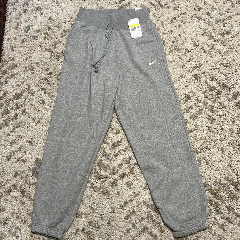 Nike gray small womens oversized fit high rise sweatpants! Never worn